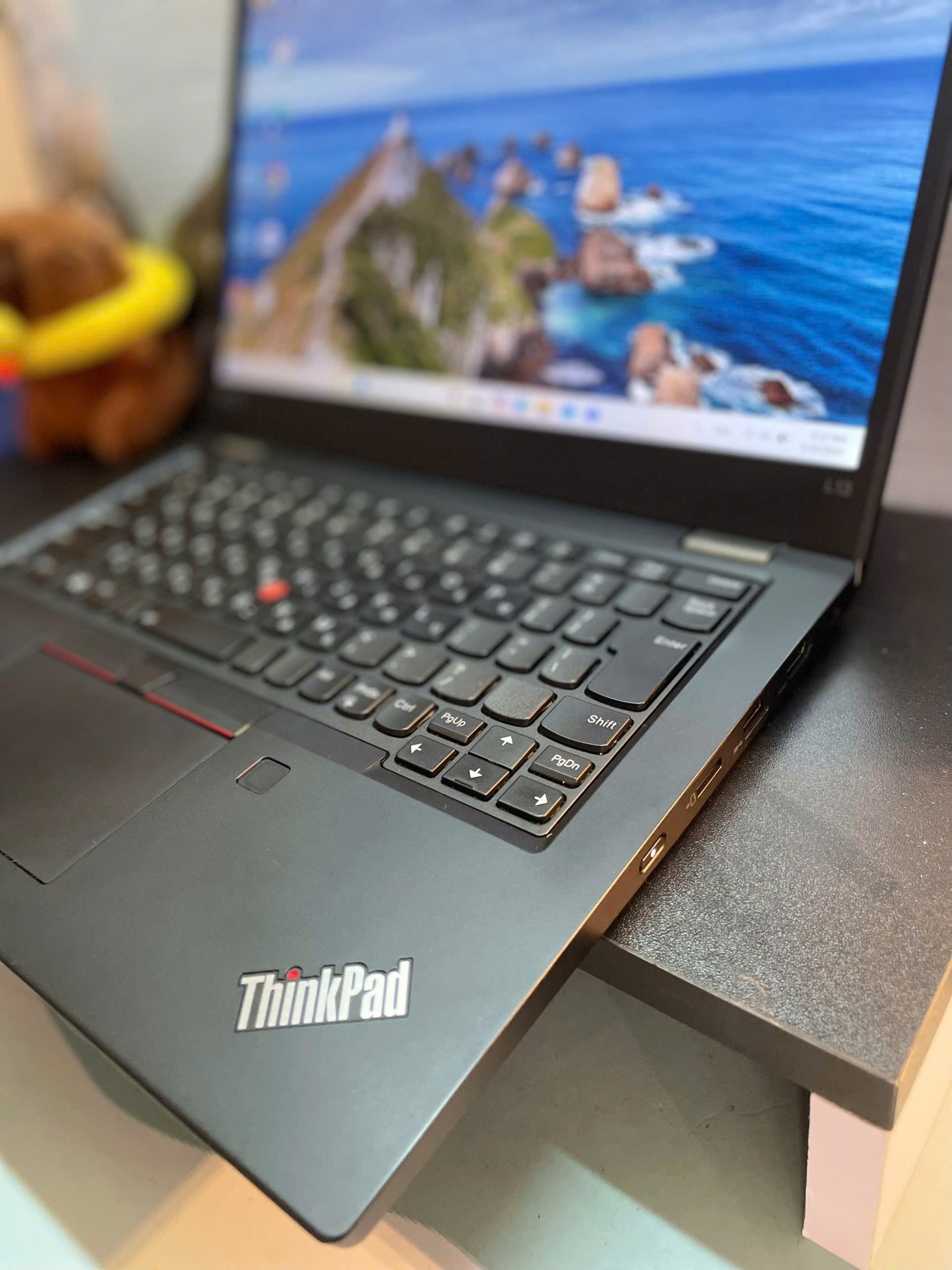 ThinkPad L13 Gen 2 – Gọn nhẹ, bảo mật, hiệu suất đáng tin cậy - Image 2