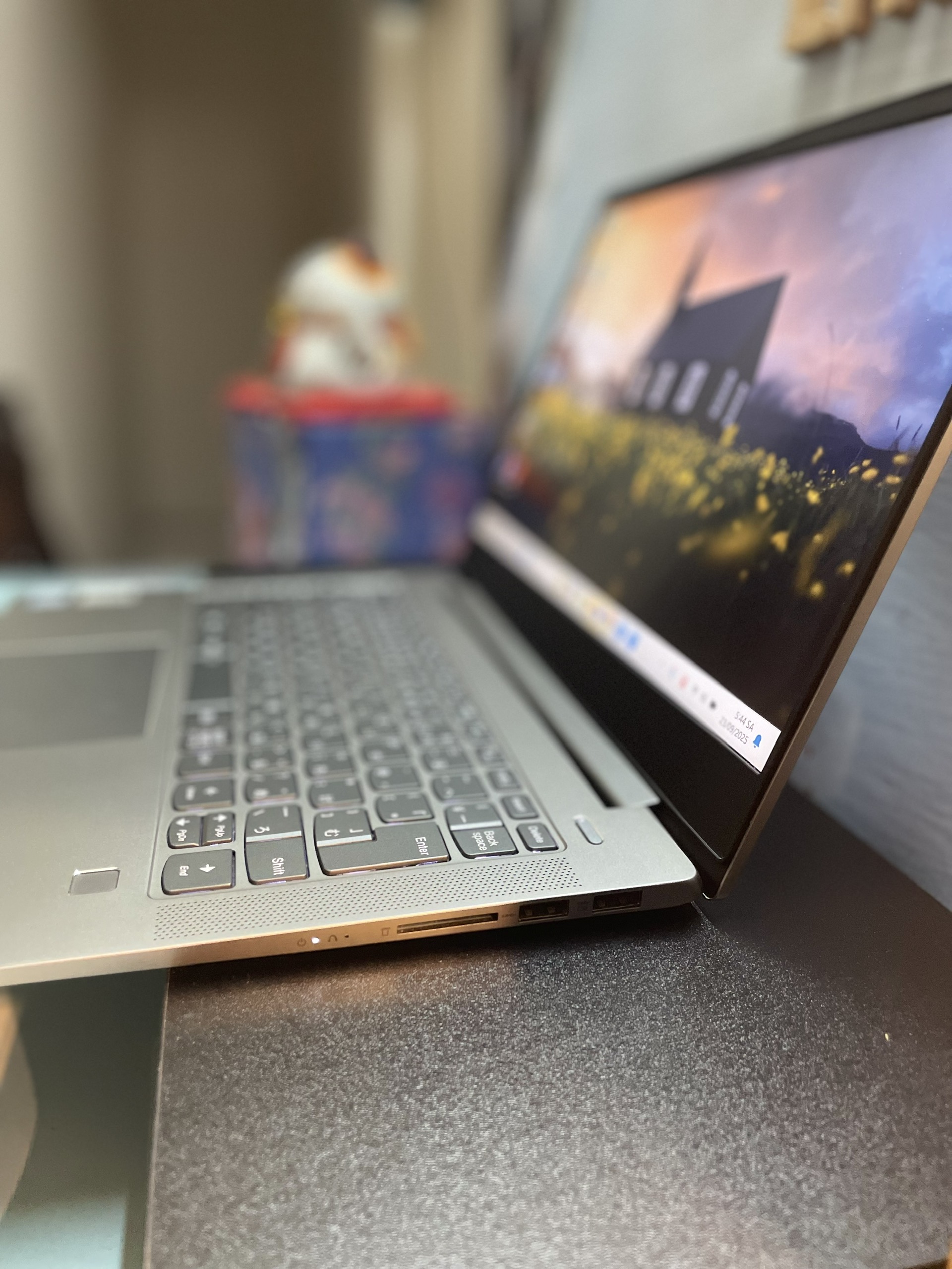 Lenovo IdeaPad S540 i5 Gen 8 – Thanh lịch, mạnh mẽ, linh hoạt - Image 3