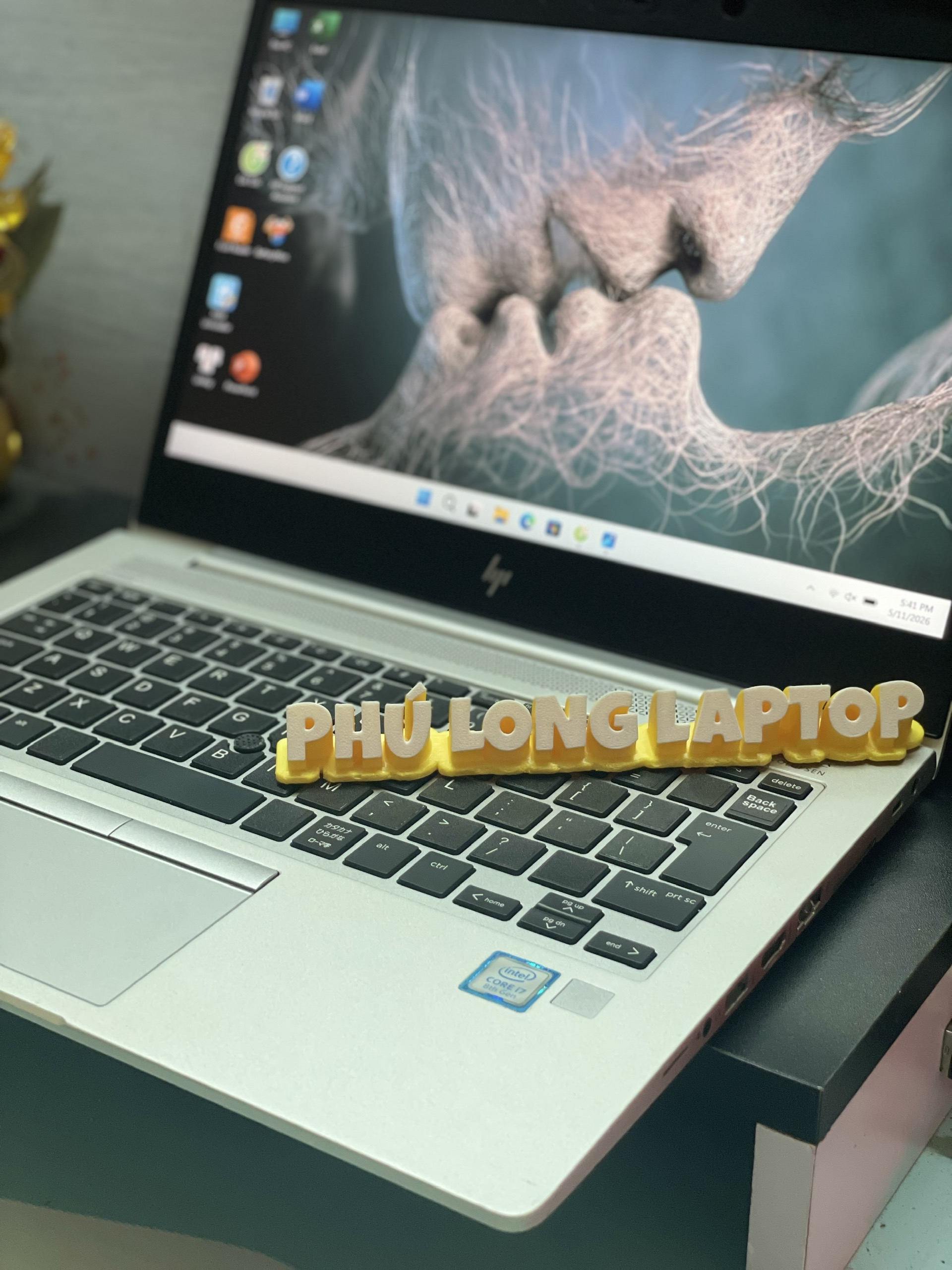 HP 830 G5 i7