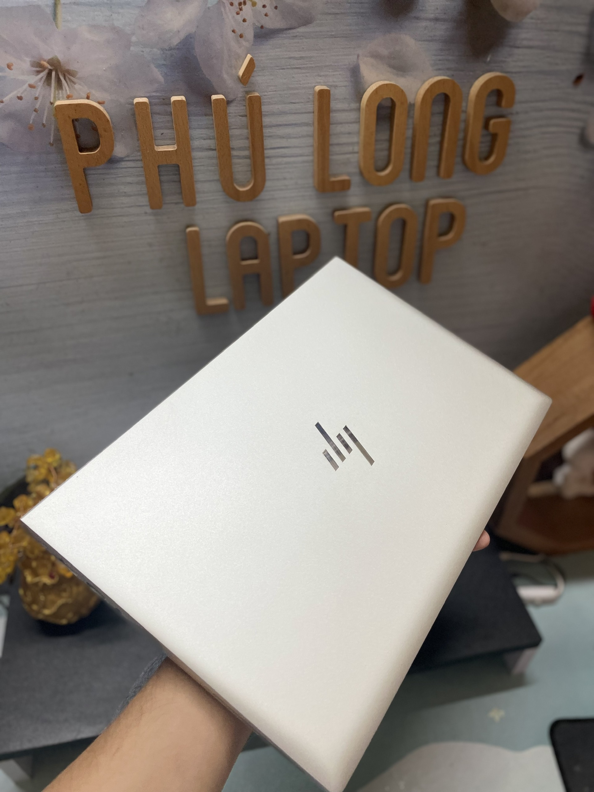 HP EliteBook 830 G8 – Sang trọng, mạnh mẽ, chuẩn laptop doanh nhân thế hệ mới - Image 3