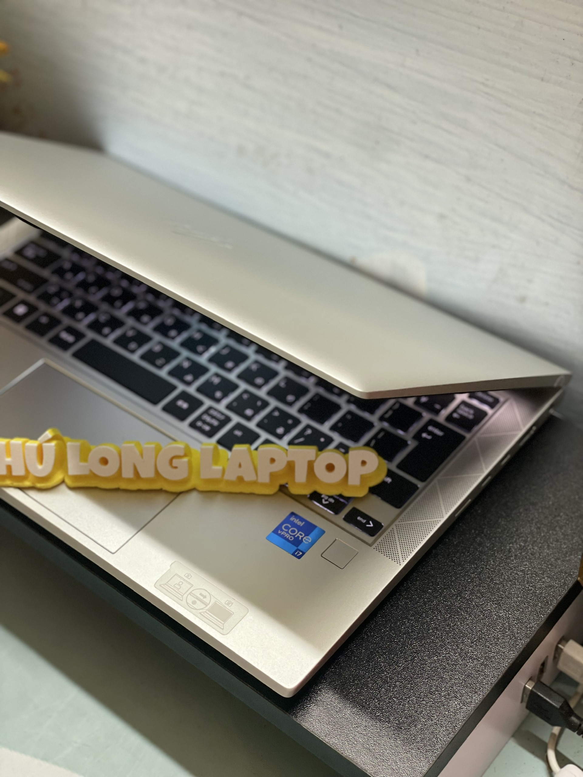HP 830 G8