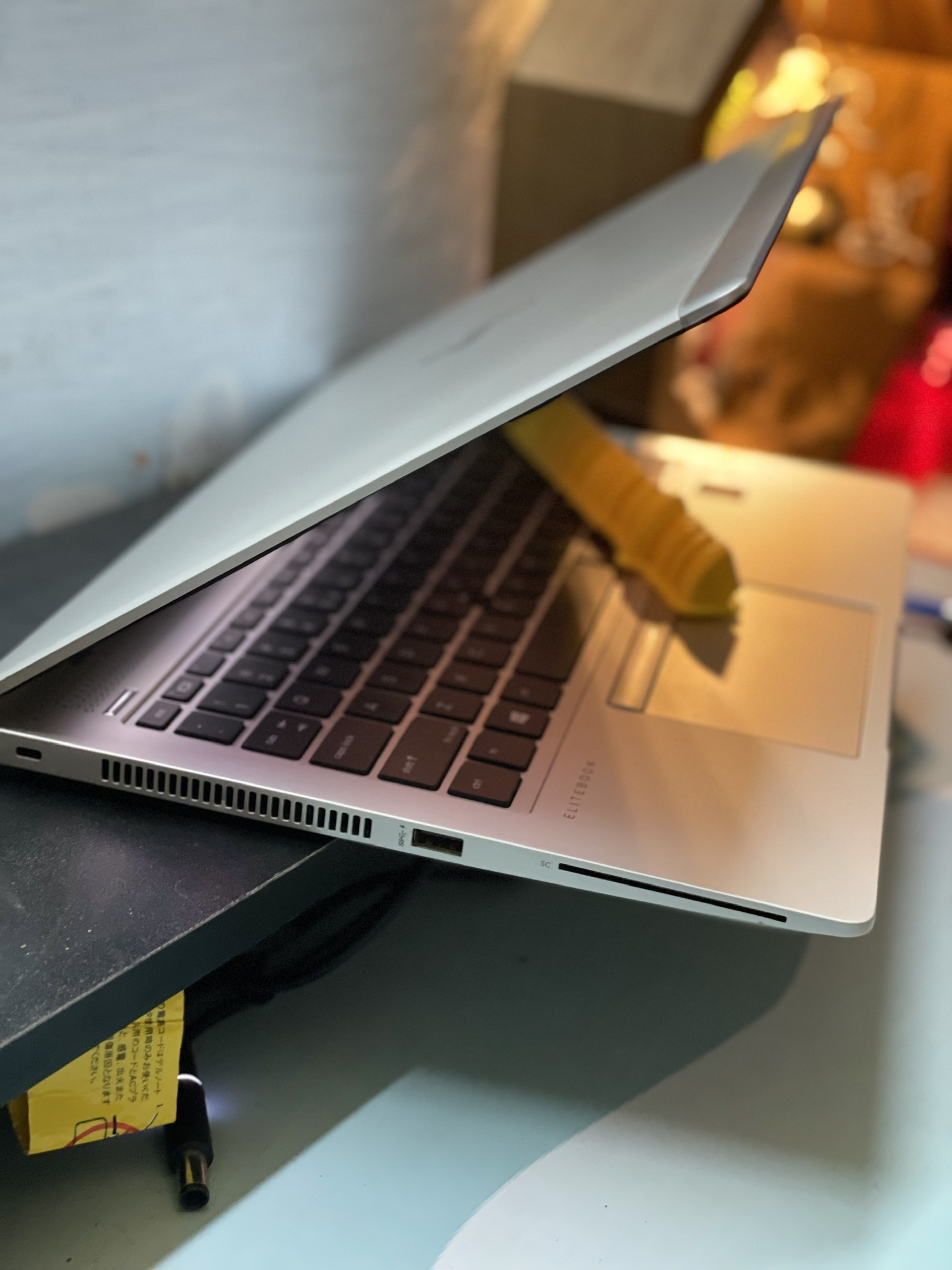 HP EliteBook 840 G6 – Mỏng nhẹ, sang trọng, bền bỉ chuẩn doanh nhân - Image 3